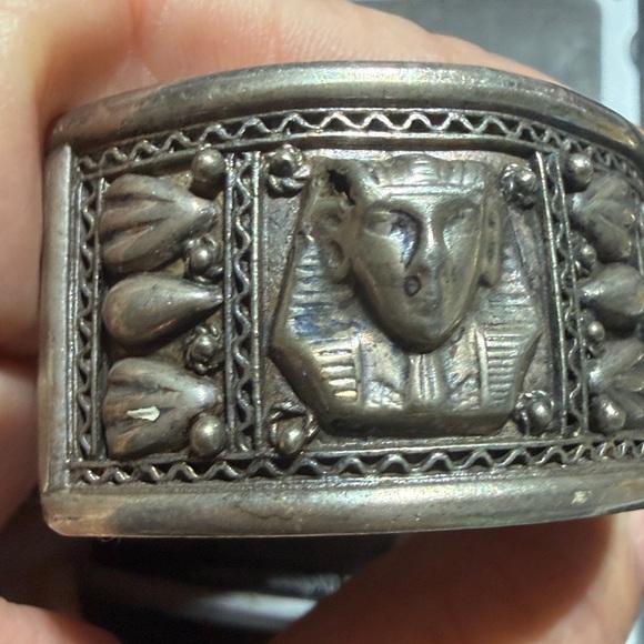 Intricate 900 Silver Vintage Egyptian Revival Cuff Pharaoh Motifs (2) - Picture 10 of 10